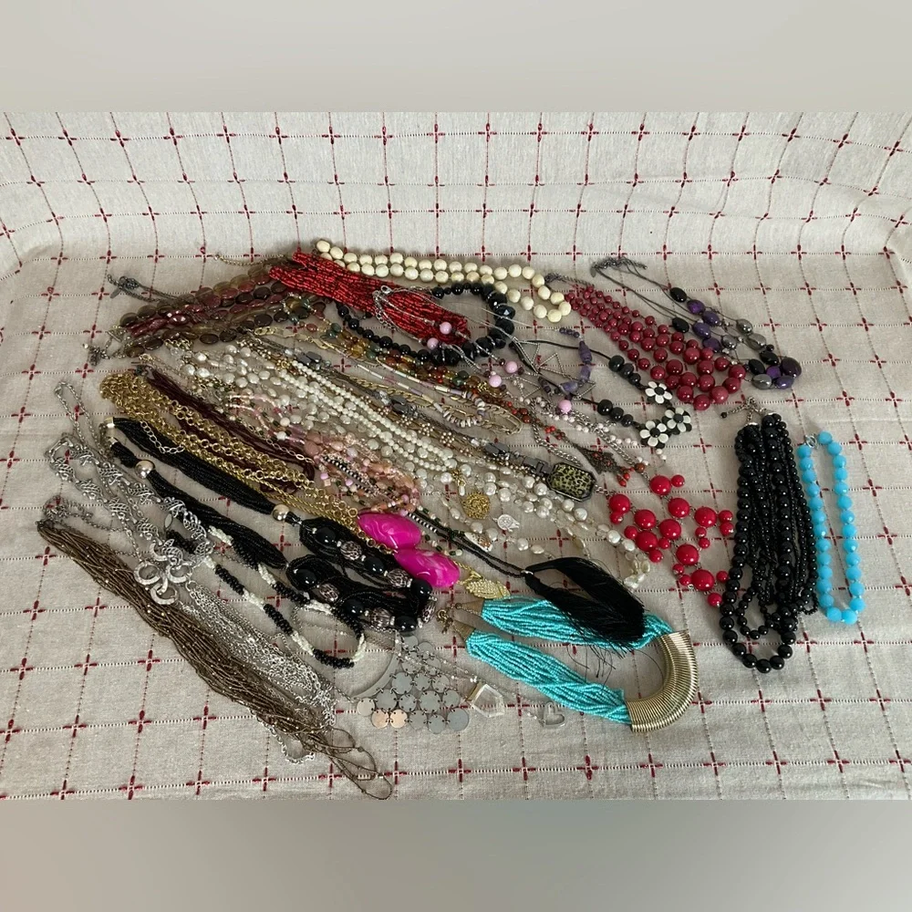 Mixed Lot of 4 lbs Costume Jewelry (all necklaces) Vintage + More PreLoved 38pc